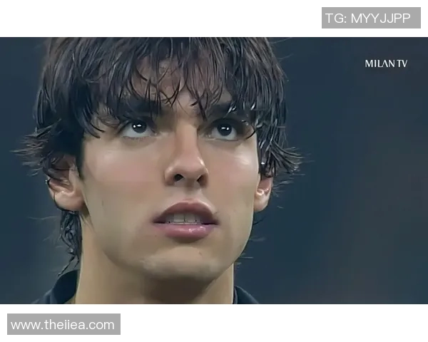 4K超清全面屏下的足球球星精彩瞬间,展现无与伦比的技术与风采 4K超清全面屏下的足球球星精彩瞬间,展现无与伦比的技术与风采